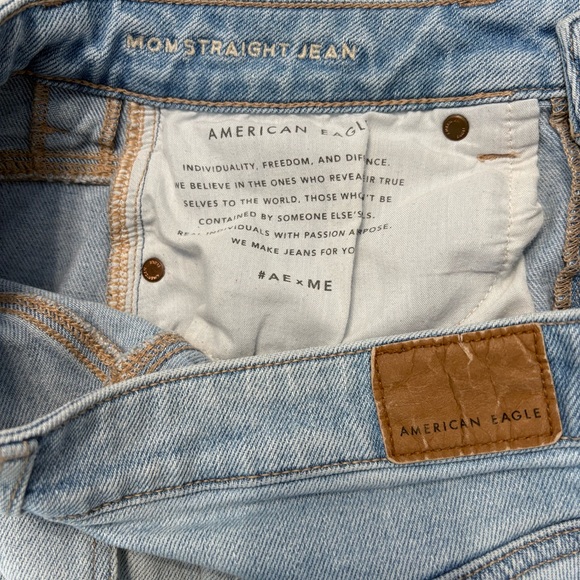 American Eagle Mom Straight Jean Size 6 - Picture 6 of 6